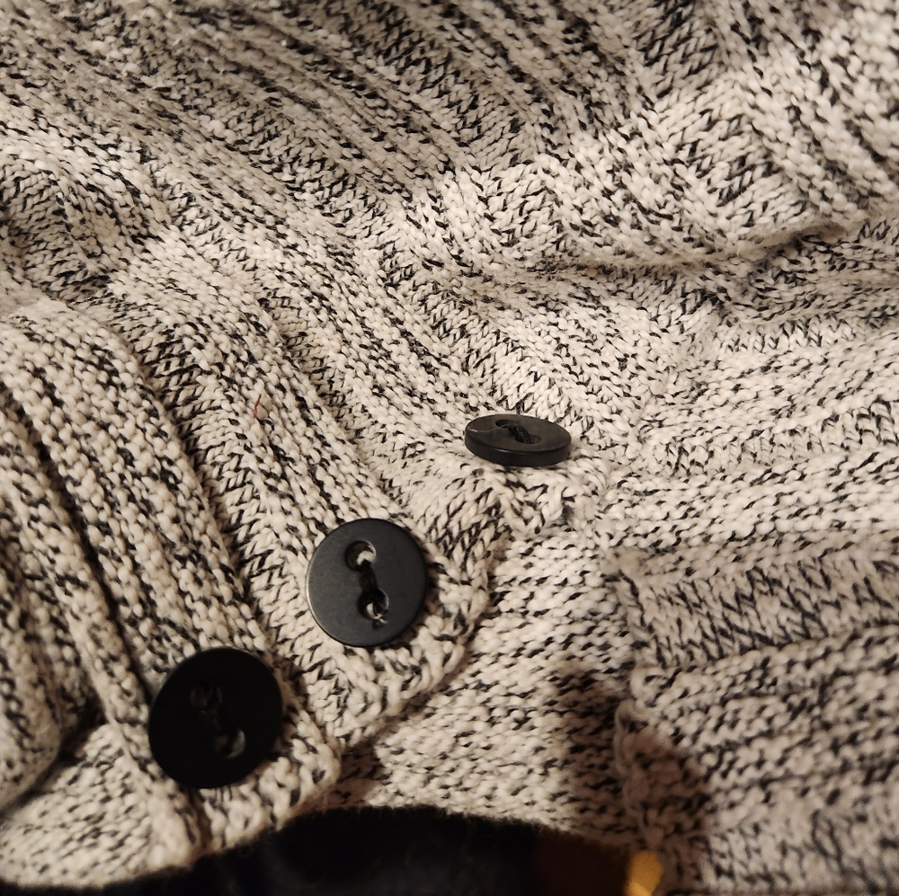 Sweatshirt - Picture 2 of 3